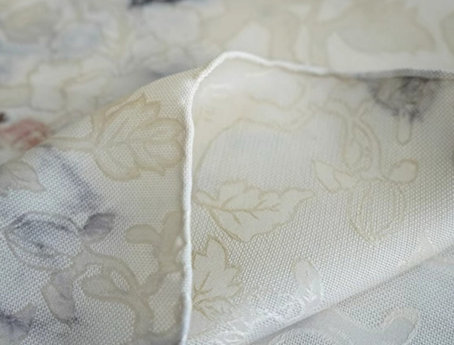 Jiaoluo Mulberry Silk Scarf – Lightweight Breathable Luxury Shawl