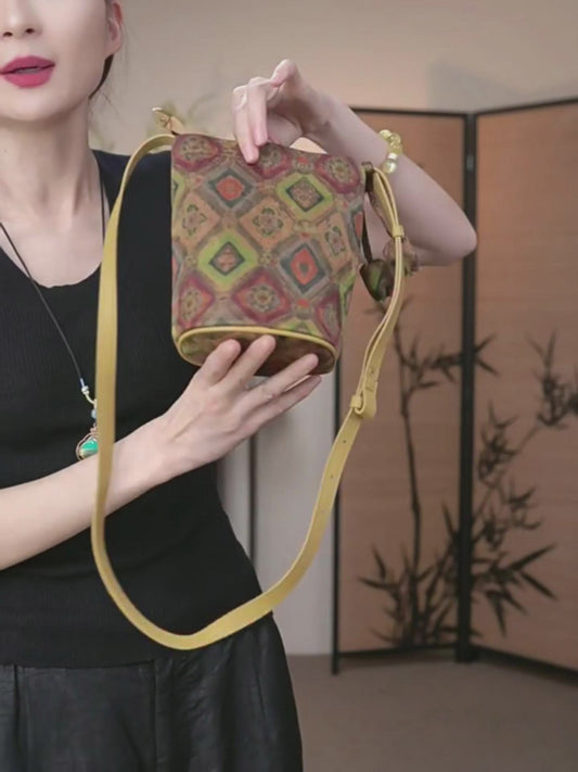 East-Meets-West Elegance: Windowpane Pattern Gambiered Canton Gauze Silk Phone Bag - Chic Oriental Mini Crossbody