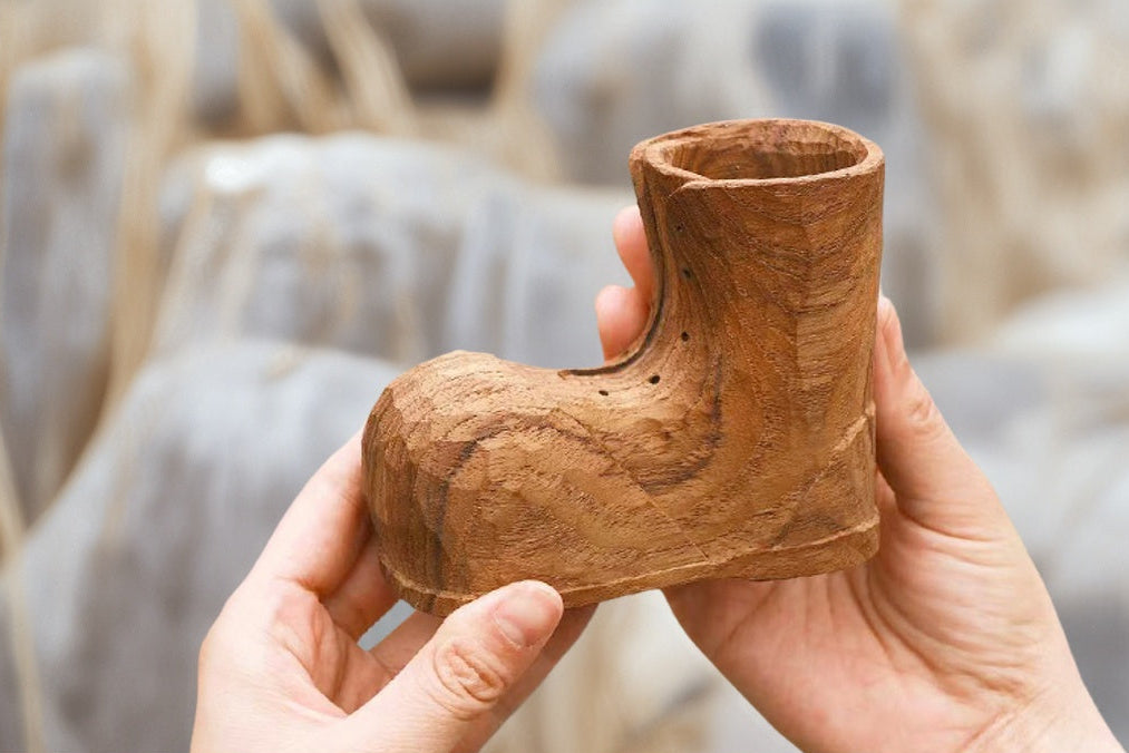 Crafted with meticulous artistry, this ​hand-carved shoe-shaped pen holder​ blends whimsical design with functional elegance. Made from sustainably sourced solid wood and finished with a non-toxic beeswax coating, it offers a ​scratch-resistant surface​ while maintaining eco-friendly integrity.