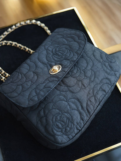 Chinese Style Bag, Luxury Silk Purse for Women, Vintage Xiangyunsha (Gambiered Guangdong Silk) Crossbody Handbag with Camellia Design - Artisanal Mulberry Silk Clutch
