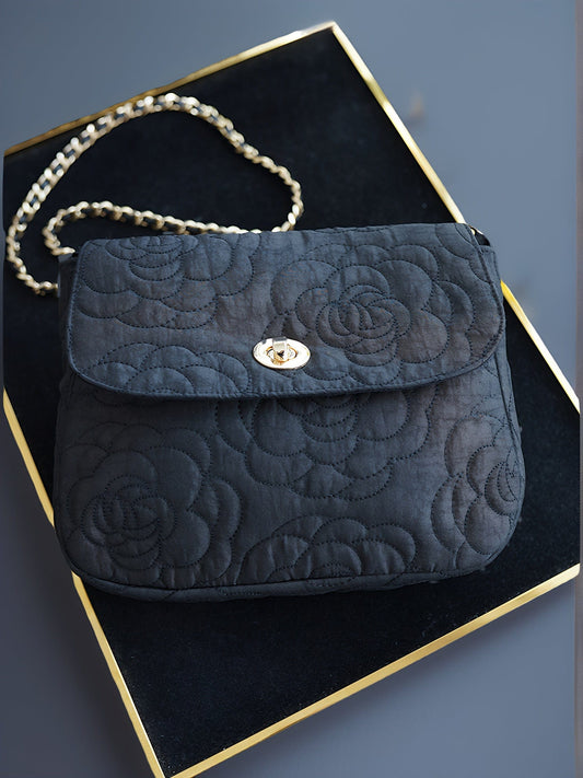 Chinese Style Bag, Luxury Silk Purse for Women, Vintage Xiangyunsha (Gambiered Guangdong Silk) Crossbody Handbag with Camellia Design - Artisanal Mulberry Silk Clutch