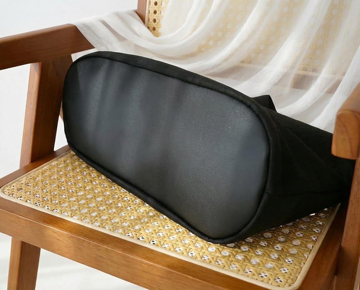 Loong Li Xiangyunsha Silk Hand-Embroidered Story Tote